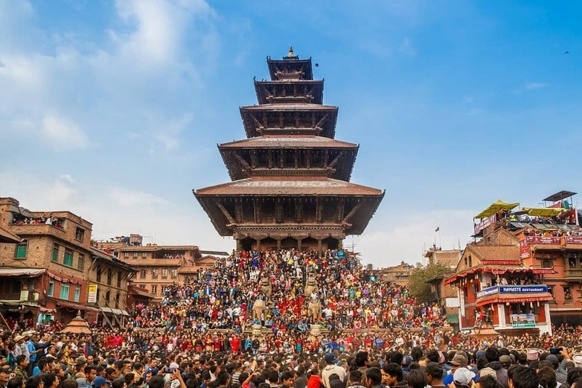 Tại Nepal, những con dấu hành chính, giấy tờ trường học và nhiều hoạt động đời sống thường nhật vẫn ghi năm 2082. Ảnh: Getty Images