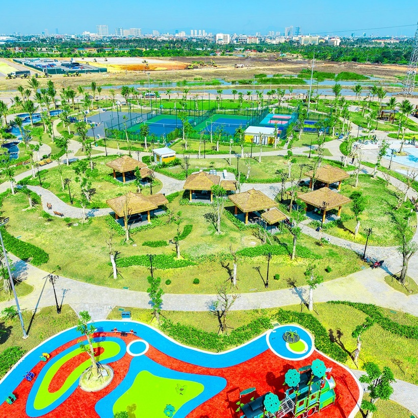 Hệ thống tiện ích được thành hình nhanh chóng, cho thấy thời điểm bứt tốc giá trị của Vinhomes Golden City đang đến gần