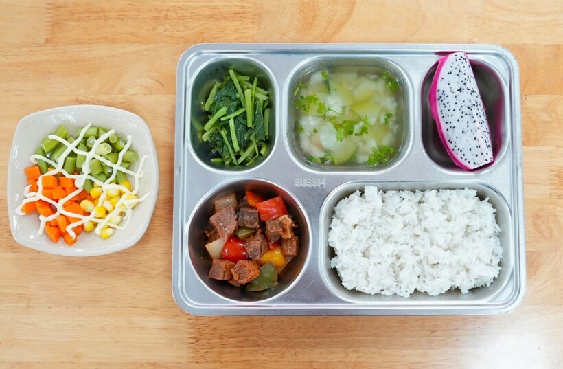 Dự án Bữa ăn học đường mang đến thực đơn dinh dưỡng cho hơn 1,5 triệu học sinh mỗi năm.