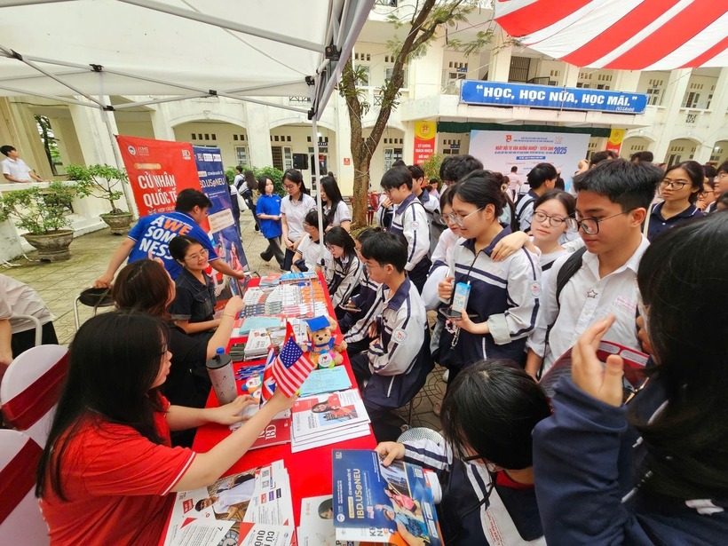 Chỉ còn vài tháng nữa, học sinh lớp 12 sẽ chính thức bước vào mùa tuyển sinh đại học năm 2026. Ảnh minh họa