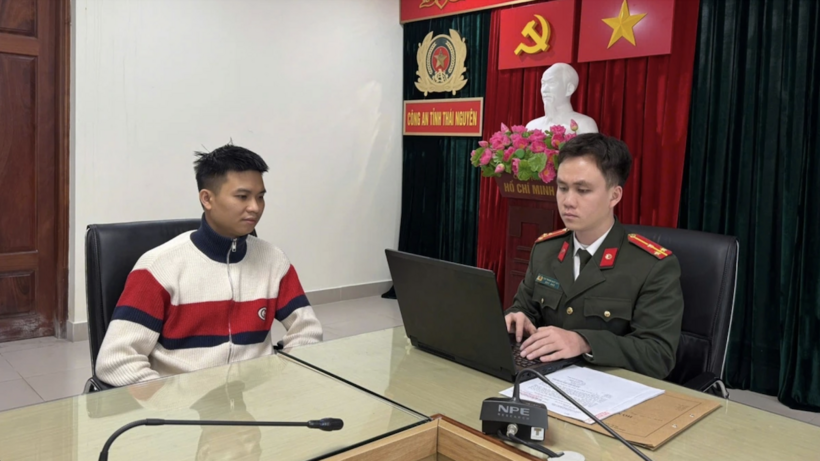 Cơ quan công an làm việc với đối tượng Lê Văn Tuấn. Ảnh CACC