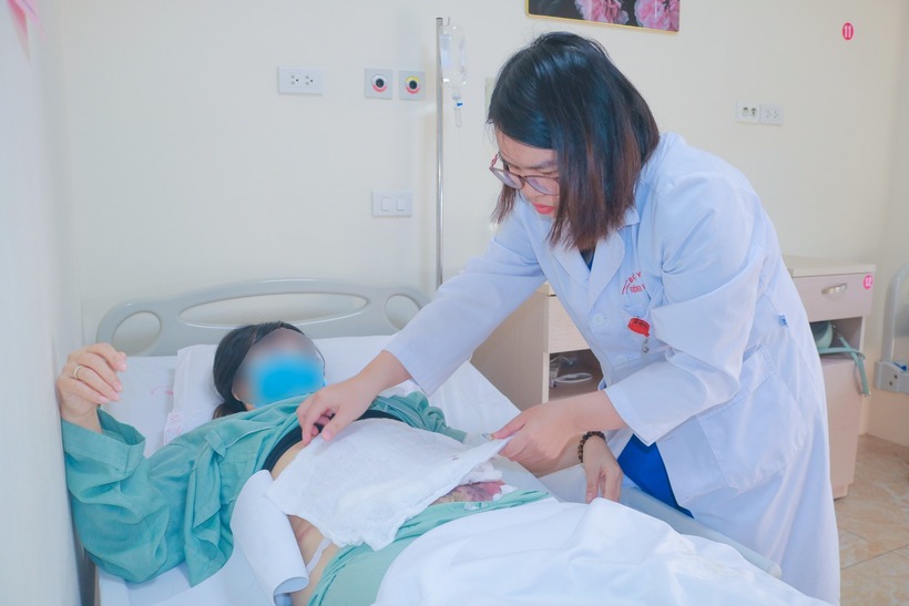 Người phụ nữ gặp biến chứng sau ca hút mỡ ở phòng khám tư