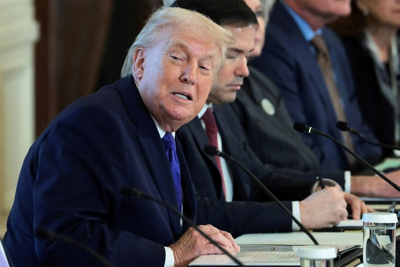 Ông Trump bất ngờ nói Ukaine cản trở thỏa thuận hòa bình, nhận định "gây chú ý" về ông Putin