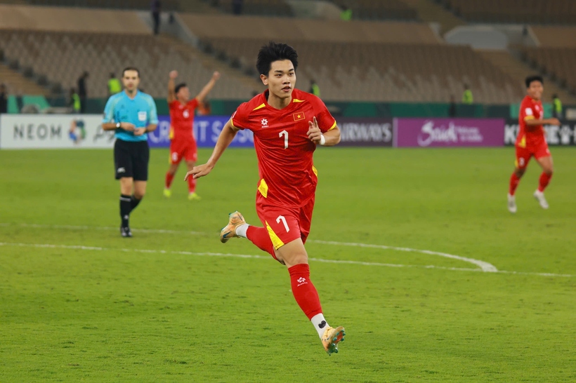 Nguyễn Đình Bắc được Liên đoàn Bóng đá châu Á (AFC) bầu chọn là Cầu thủ xuất sắc nhất trận sau chiến thắng 3-2 trước U23 UAE. (Ảnh: Thanh Niên).
