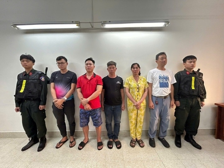 Các bị can tại cơ quan công an. Ảnh: VTC News