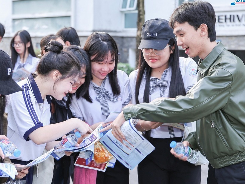 Trường Đại học Công nghệ Kỹ thuật TP.HCM tiếp tục xét tuyển khối C00. Ảnh: Dân trí