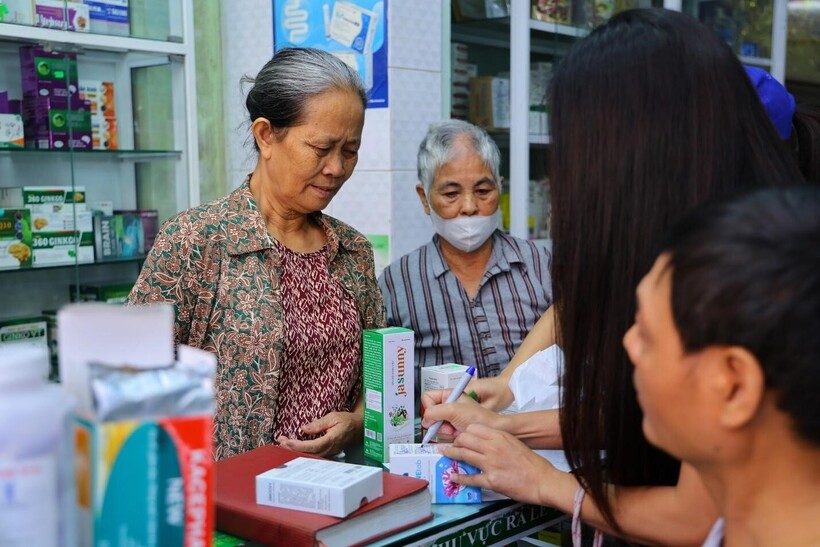 Khách hàng tin tưởng lựa chọn sản phẩm của Dược phẩm Meracine