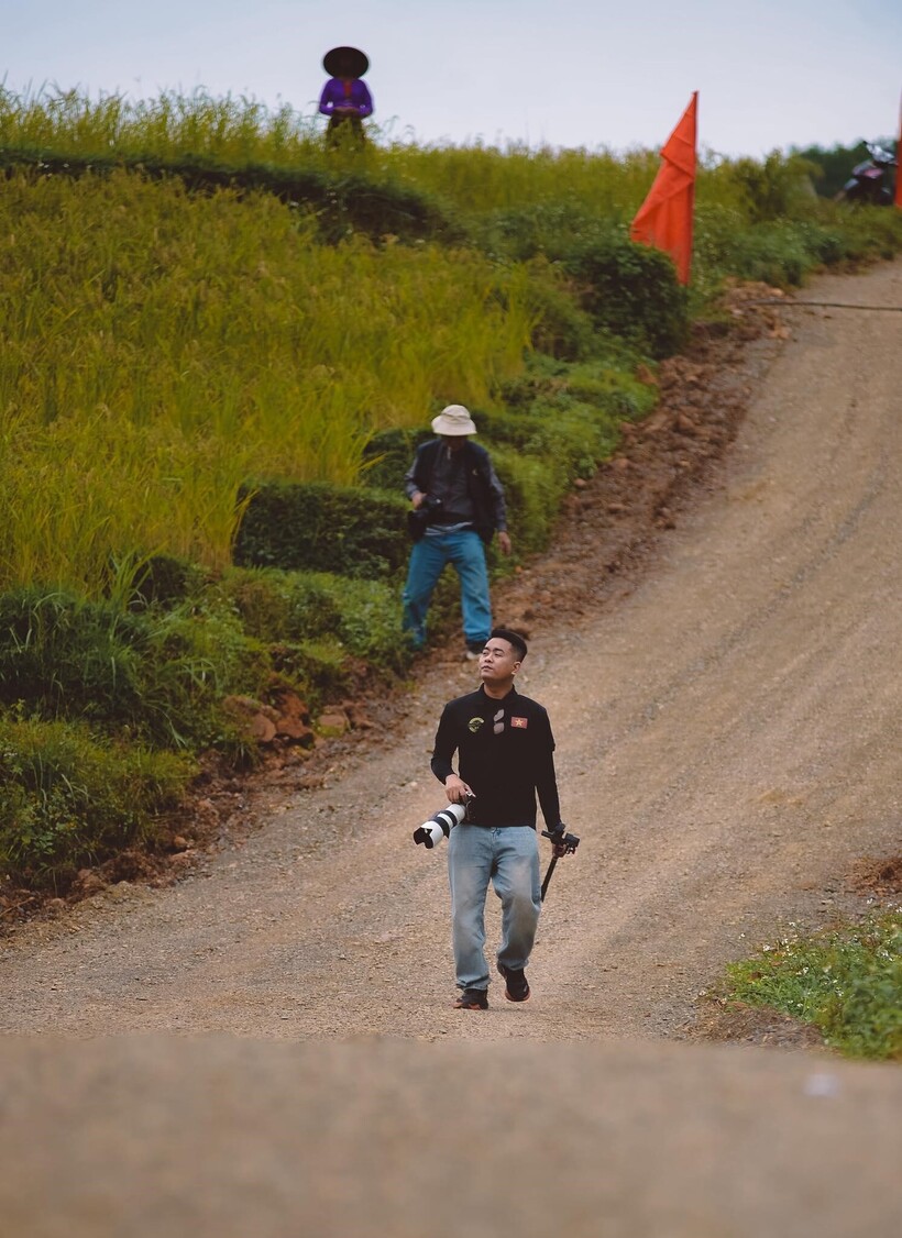 Đinh Mạnh Hưng – Người kể chuyện quê hương bằng những bước chân lang thang - 2