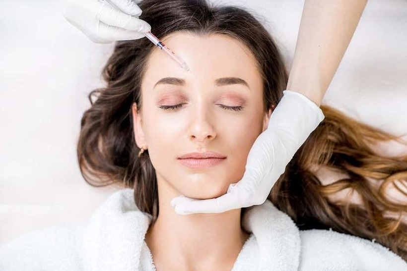 Các phương pháp làm đẹp được nhiều người lựa chọn gồm nâng cơ, săn chắc da tiêm filler, tiêm botox... Ảnh minh họa.