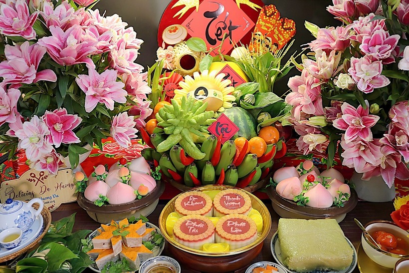 Ý nghĩa tên các loại quả này gắn với ước vọng về cuộc sống đủ đầy: Cầu (mãng cầu), vừa (dừa) đủ (đu đủ), sung (sung túc), xài (xoài).