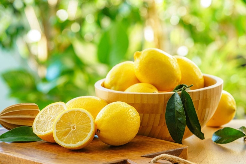 Loại quả này cung cấp citrate tự nhiên, có thể giúp hạn chế sự hình thành sỏi thận, đặc biệt là sỏi canxi oxalat.