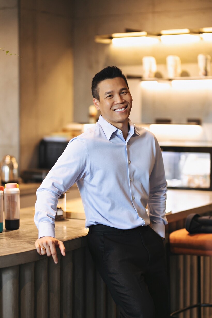 Anh Danh Trần - Founder của thương hiệu Quán Bụi - một trong những nhà hàng Việt Nam được đông đảo thực khách yêu thích (Nguồn ảnh: Quán Bụi)