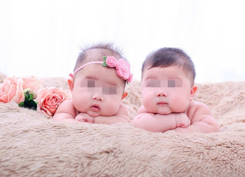 2 em bé khỏe mạnh chào đời sau 8 năm mòn mỏi tìm con của cặp vợ chồng Ninh Bình