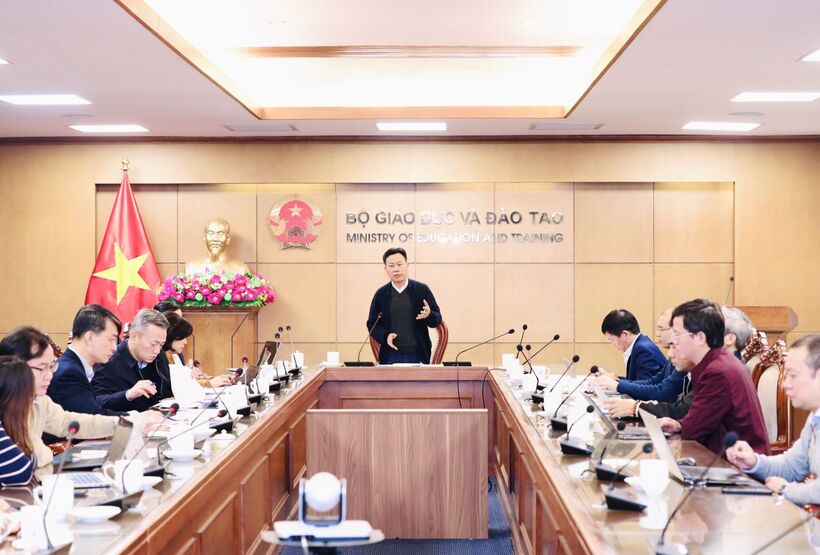 Quang cảnh cuộc họp