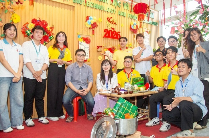 Trường đại học Công nghiệp TP.HCM triển khai nhiều gói hỗ trợ sinh viên khó khăn về quê ăn Tết. Ảnh: Báo Tuổi trẻ.