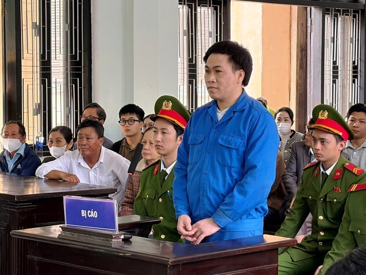 Bị cáo Phan Văn Phú bị tuyên án tử hình vì hành vi sát hại mẹ vợ và vợ cũ. (Ảnh: Tuổi trẻ)