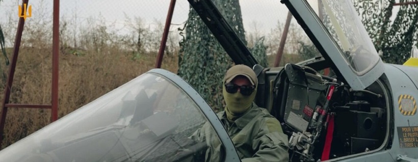 Một phi công người Ukraine trong chiếc máy bay phản lực Mirage 2000. Ảnh: Getty