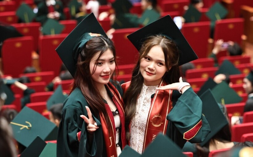 Sinh viên Trường ĐH Kinh tế - ĐH Quốc gia Hà Nội. (Ảnh: VietNamNet).