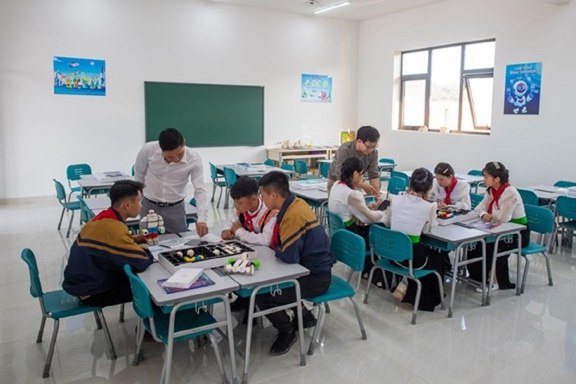 Học sinh được trang bị thông hệ thống phòng học đa chức năng hiện đại, khơi gợi cảm hứng học tập. (Ảnh: Việt Linh)