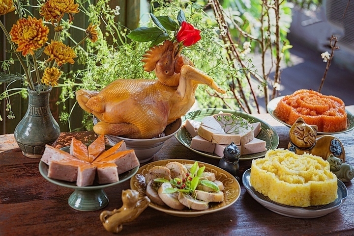 Cúng Rằm tháng Giêng không nhất thiết phải mâm cao cỗ đầy mà gia đình nên "tùy tiền biện lễ". (Ảnh minh họa: Pinterest).