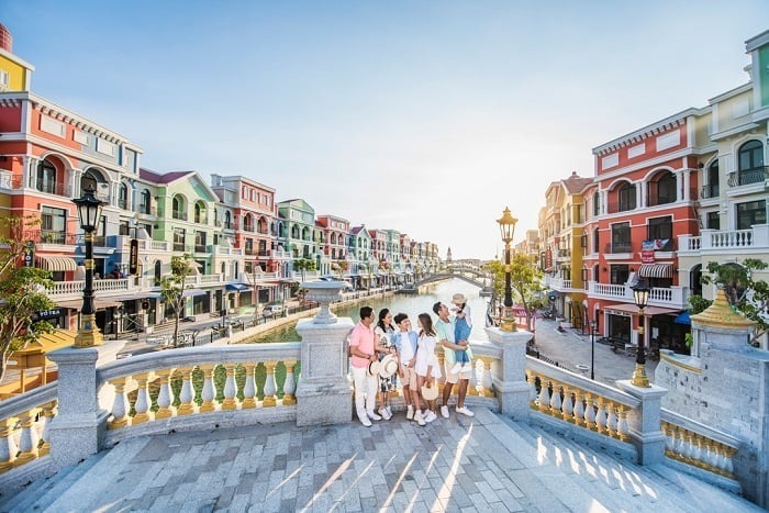 Grand World Phú Quốc không chỉ là một khu phố mua sắm, nó là một tổ hợp giải trí khổng lồ hoạt động 24/7.
