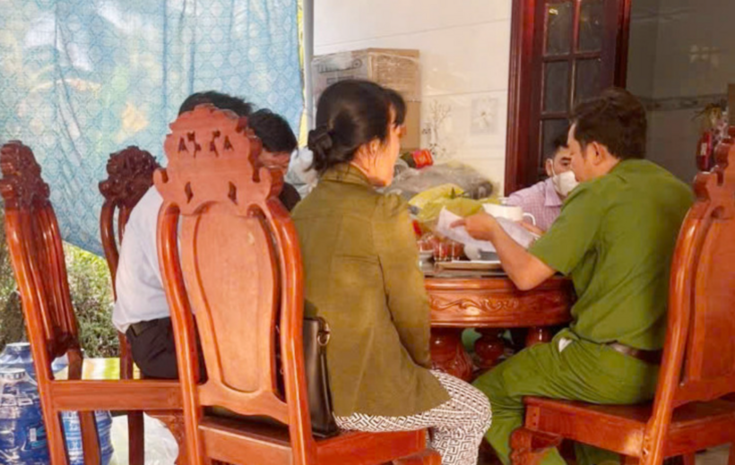 Công an điều tra vụ 2 người chết, 3 người cấp cứu sau khi uống rượu ngâm.