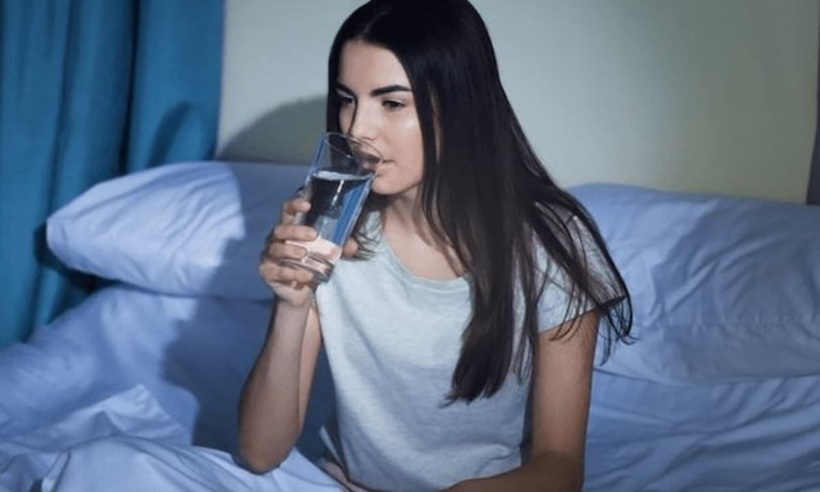 Nước đun sôi để qua đêm (trong vòng 24-48 giờ) vẫn an toàn để uống. Ảnh minh họa
