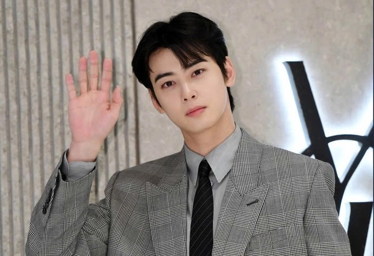 Cha Eun Woo cùng công ty quản lý của Kim Seon Ho từng vướng nghi vấn tương tự - Ảnh: Naver