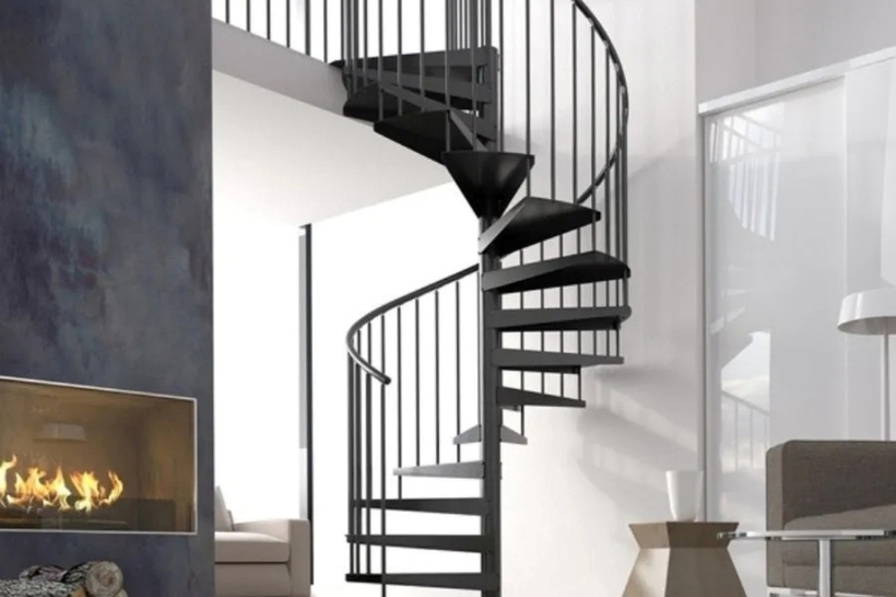 Mẫu cầu thang bằng kim loại nhà 2 tầng dễ thi công và bảo trì.