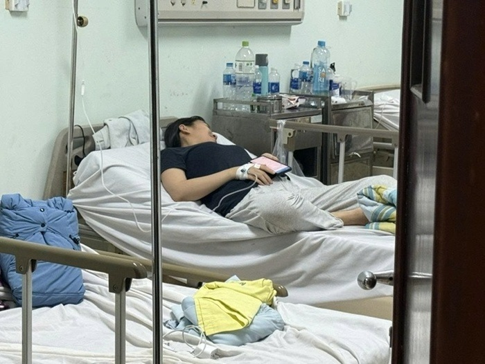 Hàng chục người nhập viện cấp cứu sau bữa tiệc tất niên ở TP.HCM. Ảnh: Báo Người lao động.