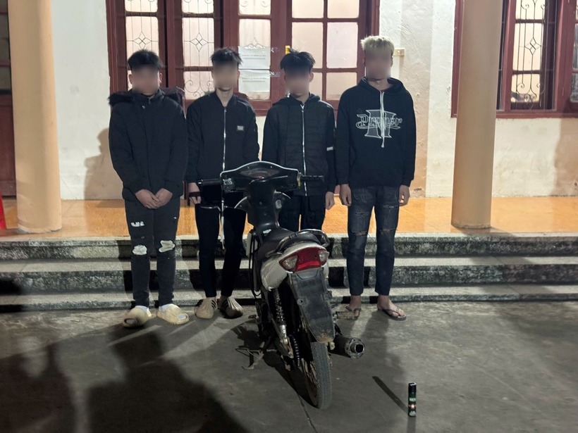 Ngăn chặn nhóm đối tượng lạng lách, xịt hơi cay vào người đi đường “cho vui" - 1