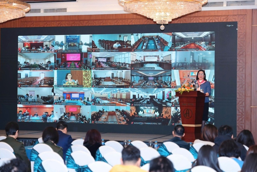 Dự Hội nghị có 1.022 đại biểu, trong đó có 239 đại biểu dự ở điểm cầu Trung ương tại Hà Nội và 783 đại biểu ở 33 điểm cầu các địa phương