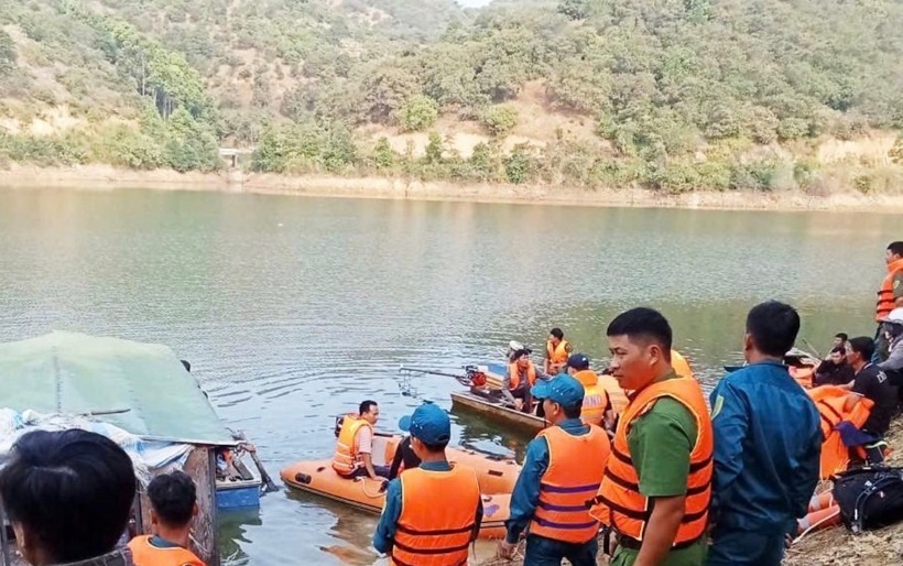 Thi thể nạn nhân được tìm thấy. Ảnh: Tiền Phong.