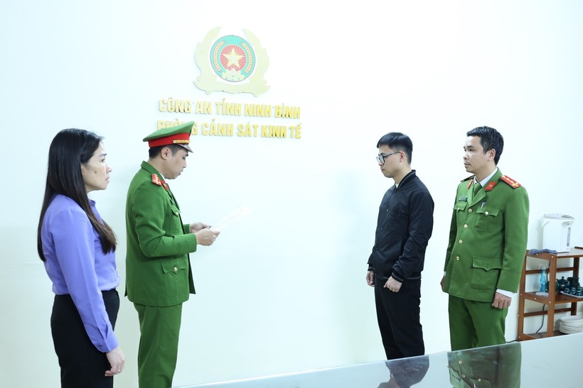 Cơ quan công an bắt giữ Nguyễn Đức Dương để tạm giam, điều tra tội Trốn Thuế. (Ảnh: Công an Ninh Bình)