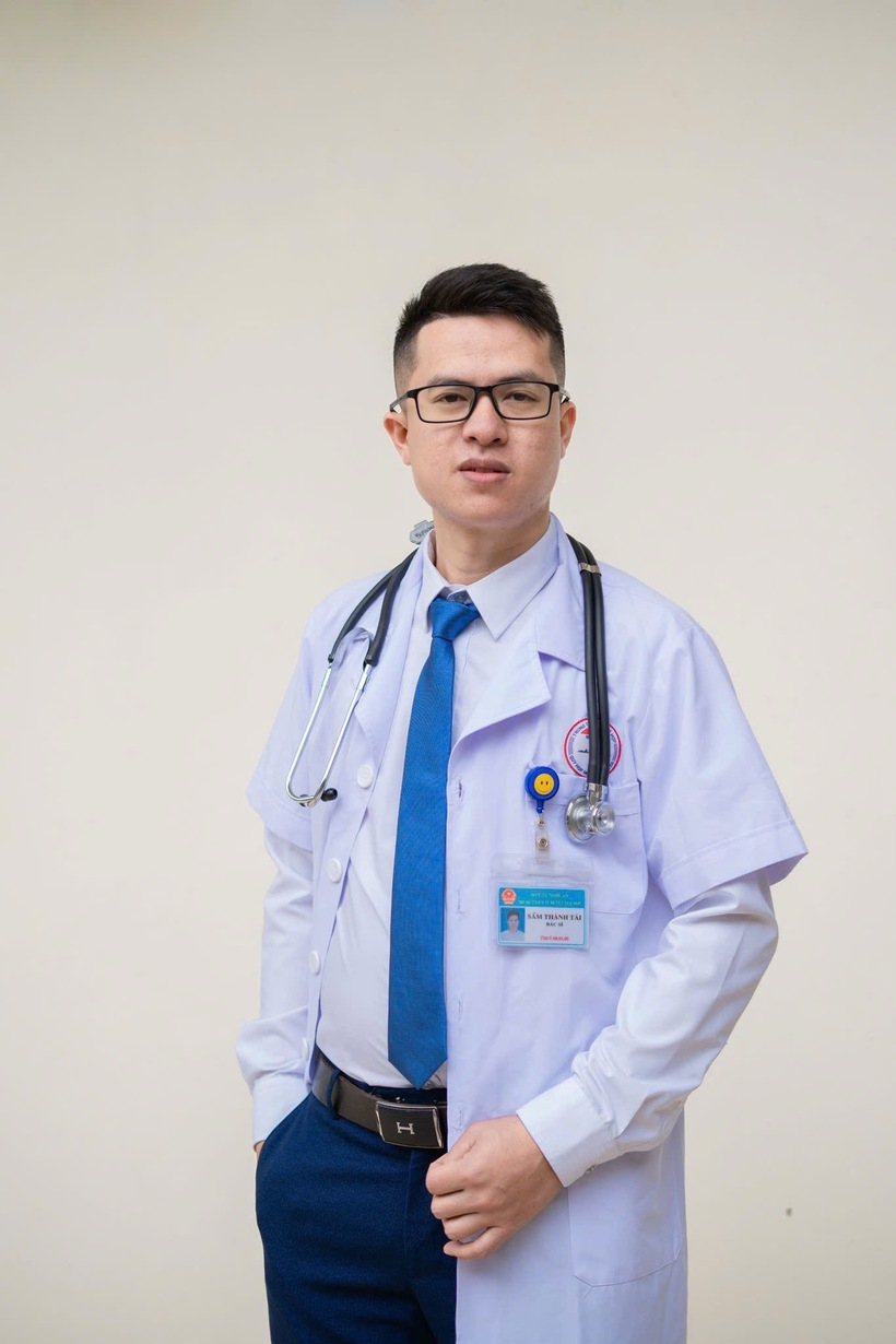 Từng là nam bác sĩ tận tâm với bà con, bỗng một ngày anh cầm trên tay kết luận suy thân giai đoạn cuối