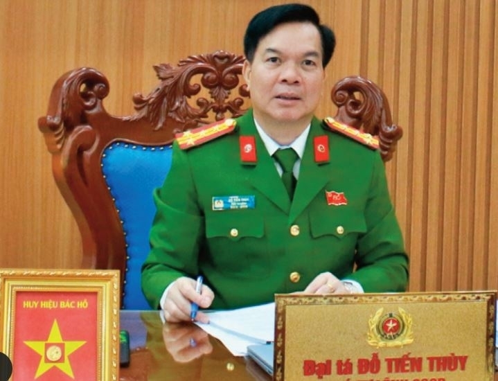 Đại tá Đỗ Tiến Thùy - Phó Tư lệnh Bộ Tư lệnh Cảnh sát cơ động trao đổi với phóng viên.