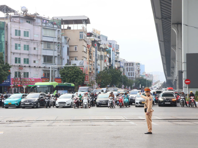 Hầm chui Kim Đồng - Giải Phóng đã thông xe trước dịp Tết Nguyên Đán, góp phần giảm tải áp lực giao thông trên tuyến.