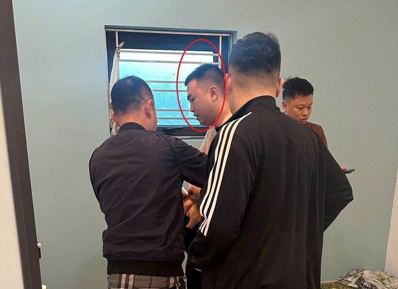 Đội Phòng ngừa, điều tra tội phạm về trật tự xã hội và mua bán người bắt giữ đối tượng truy nã Phạm Văn Hưng. Ảnh: Công an Hải Phòng
