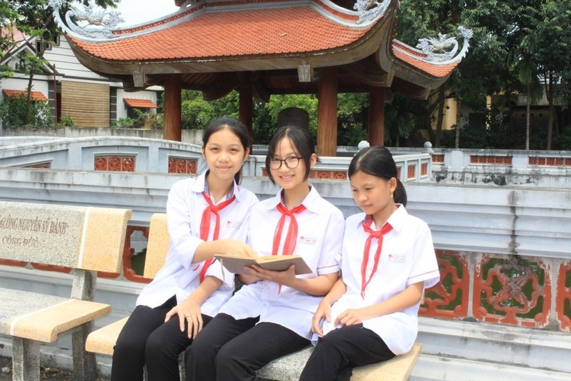 Học sinh dòng họ Nguyễn - Kim Đôi quyết tâm học giỏi noi gương hiếu học các bậc ông cha. Ảnh: Giáo dục & Thời đại