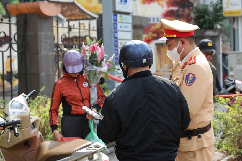 Lực lượng chức năng duy trì kiểm soát 24/24h, xử lý nghiêm vi phạm nồng độ cồn dịp cao điểm Tết.