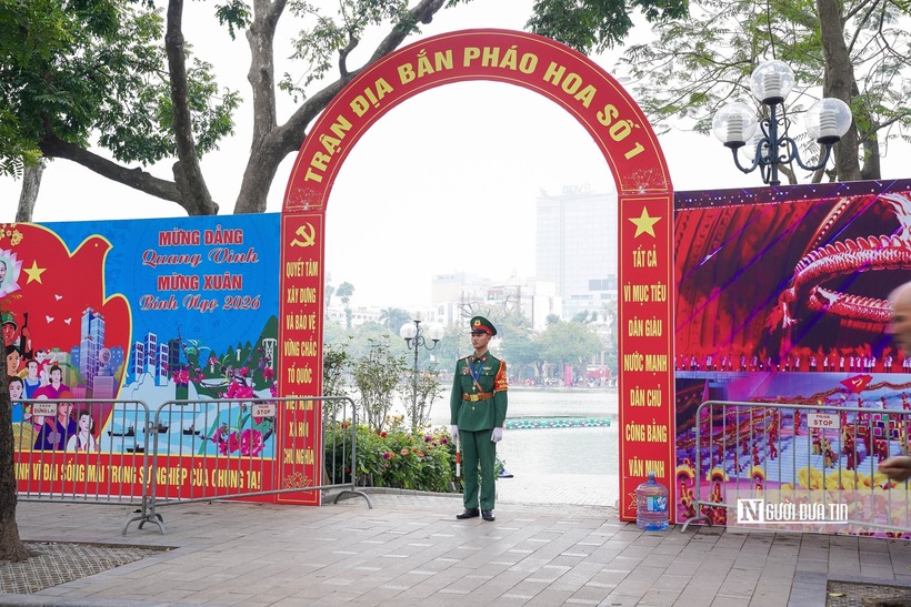 Theo ghi nhận, an ninh xung quanh các trận địa pháo được thắt chặt, bảo đảm tuyệt đối an toàn .