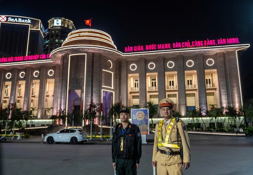 Công an Thủ đô tăng cường tuần tra tại khu vực tập trung đông người.