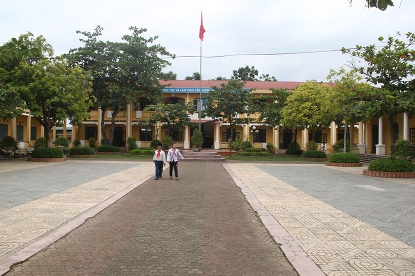 Những thế hệ trẻ hôm nay của làng Nguyệt Viên vẫn luôn tiếp bước cha anh, phát huy truyền thống chói ngời trong học tập. Ảnh: Dân trí