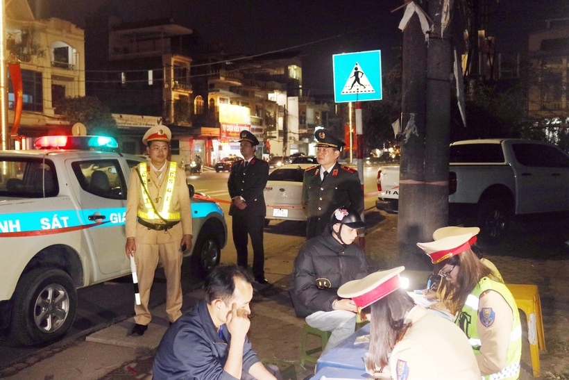 Giám đốc Công an tỉnh Thái Nguyên trực tiếp kiểm tra công tác bảo đảm an ninh trật tự đêm Giao thừa