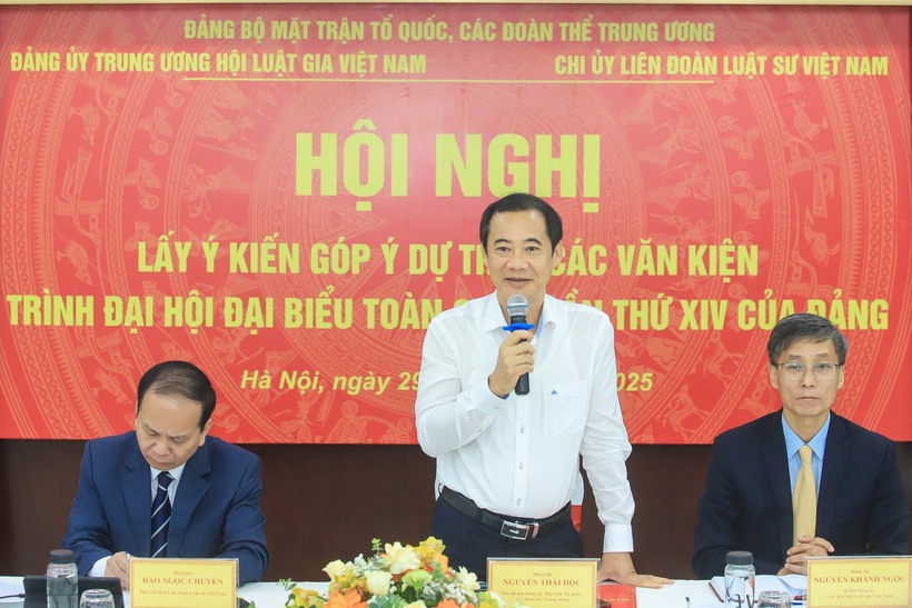 Đảng ủy Trung ương Hội Luật gia Việt Nam phối hợp với Chi ủy Liên đoàn Luật sư Việt Nam tổ chức Hội nghị lấy ý kiến góp ý vào các dự thảo Văn kiện trình Đại hội đại biểu toàn quốc lần thứ XIV của Đảng.