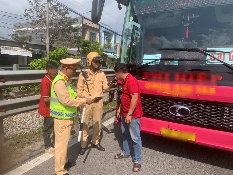 CSGT toàn quốc đồng loạt ra quân kiểm tra nồng độ cồn từ 10h ngày 17/2 (tức mùng 1 Tết)