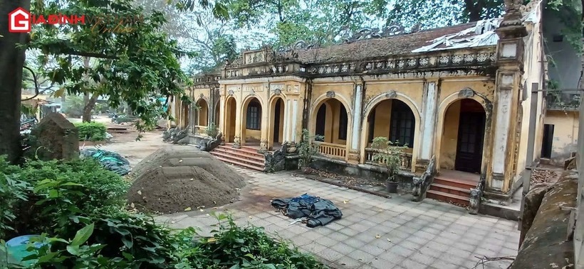 Trường Tiểu học Đông Ngạc được xây dựng từ năm 1921. Ảnh: Gia đình Việt Nam