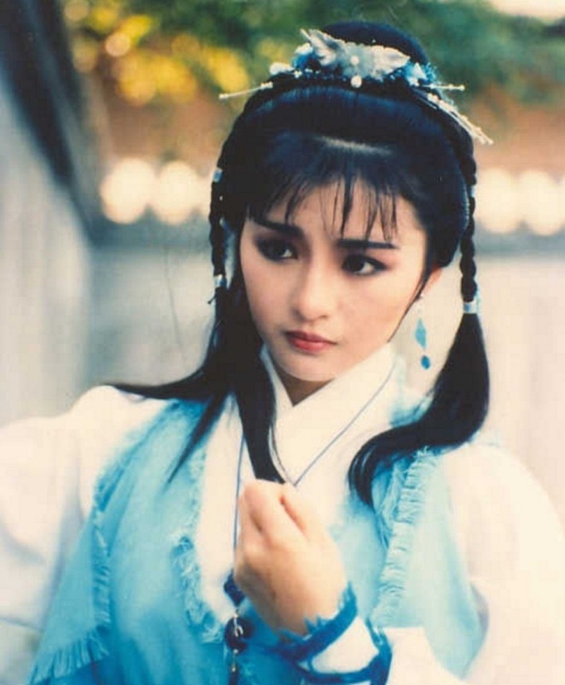 Từ những trận đấu ngẫu hứng với con vượn trắng, A Thanh đã vô tình lĩnh hội được kiếm thuật tinh xảo, trở thành một cao thủ kiếm pháp đáng gờm.