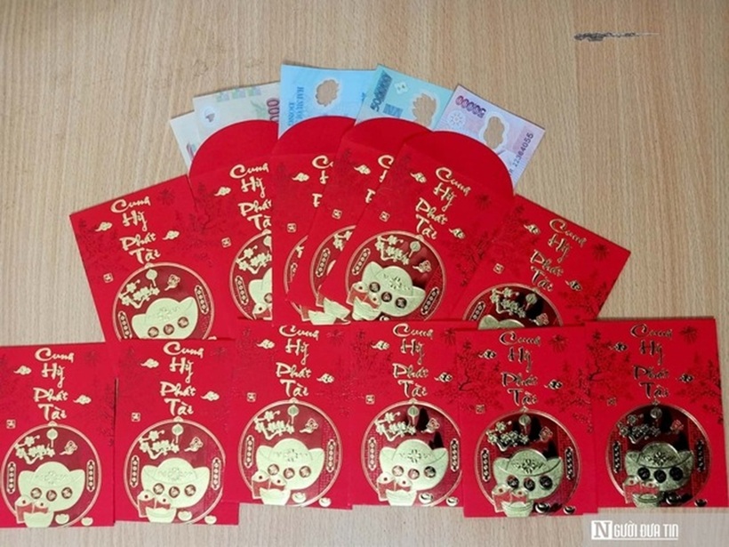 Mừng tuổi đang là "áp lực vô hình" khi phong bao lì xì không còn chỉ là lời chúc.