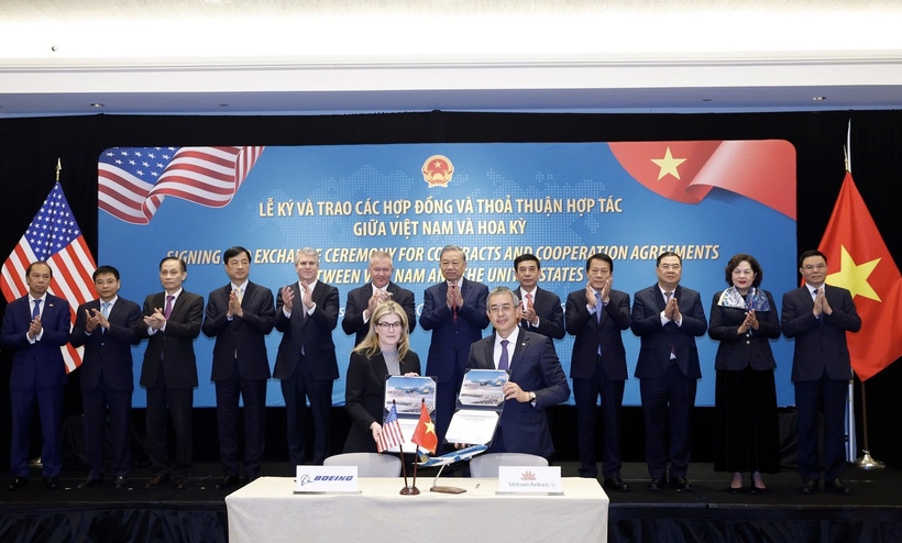 Hãng Hàng không Quốc gia Việt Nam (Vietnam Airlines) đã ký kết mua 50 tàu bay thân hẹp Boeing 737-8 trị giá lên đến 8,1 tỷ USD tại Washington, D.C. (Hoa Kỳ)